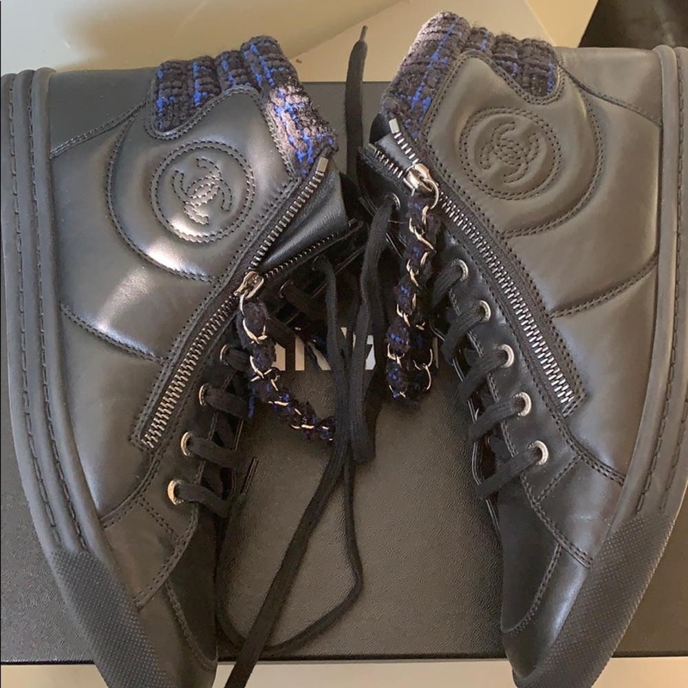 🎉HP🎉Chanel Lambskin Black Hightop Chain Sneakers - Picture 5 of 8